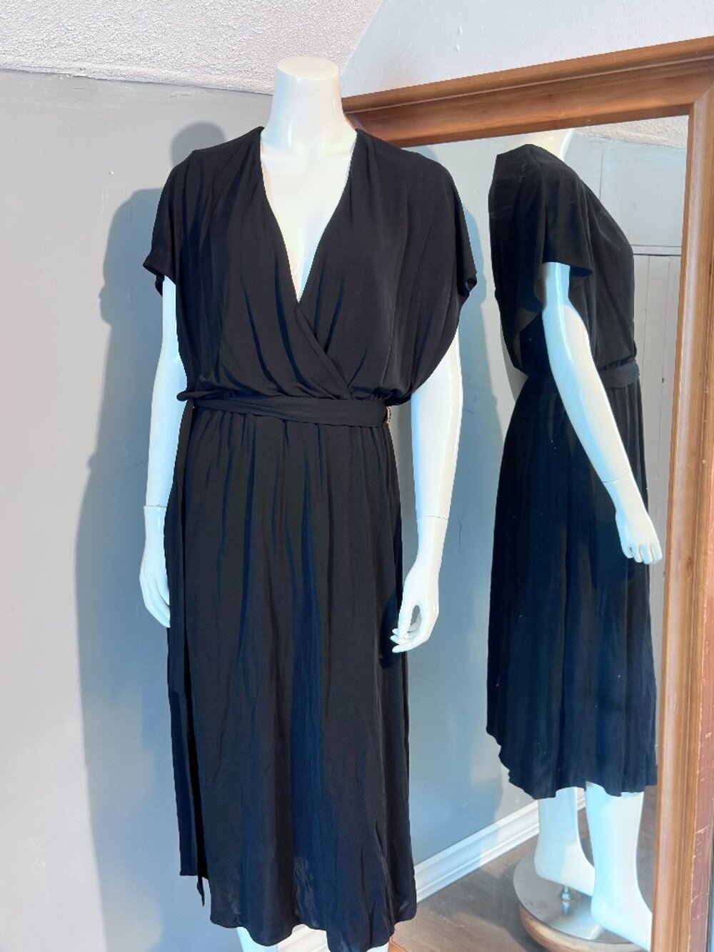 Halston Black Faux Wrap Dress Dolman Sleeve Flowy Size 6 NWOT